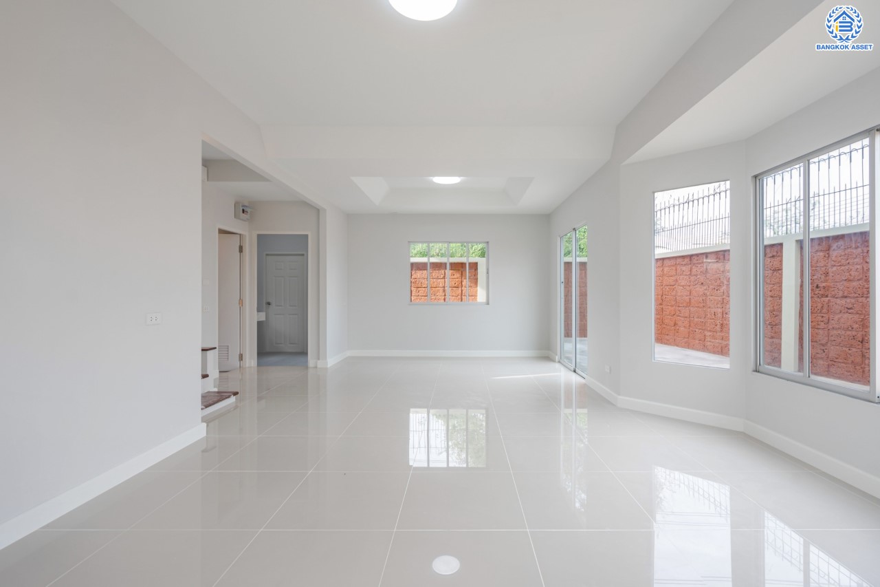 บ้านมือสองตกแต่งใหม่ แบรนด์ LH ม.ชัยพฤกษ์ เพชรเกษม81 พร้อมรองรับทุกความสุข บนเนื้อที่ 50.3 ตร.ว. ฟังก์ชัน 3 ห้องนอน 2 ห้องน้ำ 2 ที่จอด บนทำเลใกล้ The Mall บางแค รถไฟฟ้า "สถานีหลักสอง" ทางด่วน "พระราม2" และเชื่อมสู่ ถ.พุทธมณฑลสาย4 เพียง 5 นาที*